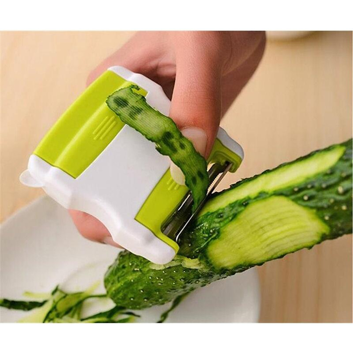 Stainless Steel Multi-function Vegetable Peeler&ampJulienne Cutter