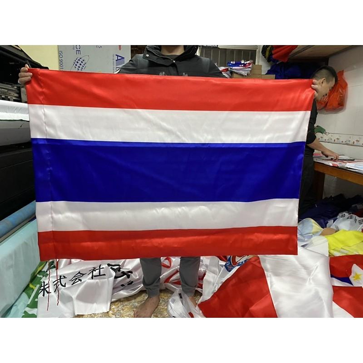 Cờ Thái Lan in 3D: Cờ Thái Lan in 3D cho phép bạn thấy rõ nét và đầy đủ các chi tiết của quốc kỳ này. Cùng xem hình ảnh Cờ Thái Lan in 3D để cảm nhận sự độc đáo và ấn tượng của nó, giúp nâng cao thêm kỳ vọng và tinh thần yêu nước của mỗi người dân Thái Lan.