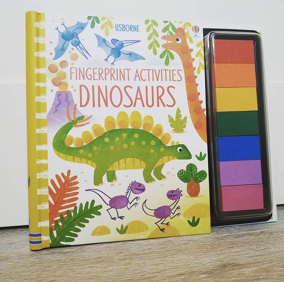 Fingerprint Activities Dinosaurs Foreign Language Books
