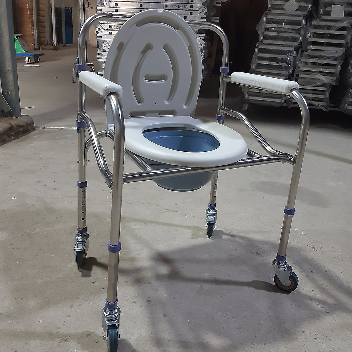 Ghế bô vệ sinh Nikita Inox cao cấp, có bánh xe di chuyển tiện lợi, cho người già, người bệnh và trẻ em mẫu 2021