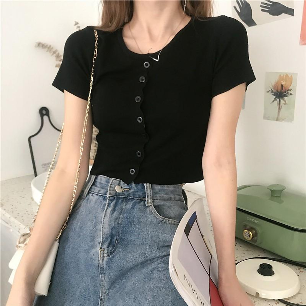 Áo Croptop Nữ Tay Ngắn Dáng Ôm Khóa Cúc ôm body phong cách Ulzzang trẻ trung , năng động, vải thun tăm mềm mịn tháng mát, có nhiều màu và đủ size lựa chọn