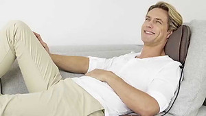 Gối Massage Có Đèn Hồng Ngoại, Có Điều Khiển Beurer MG147