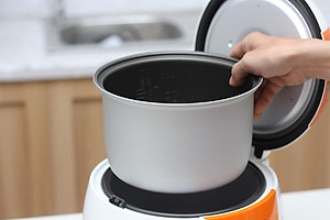 Nồi Cơm Điện Nắp Gài Cuckoo CR- 0661 màu cam - 1L - Hàng Chính Hãng