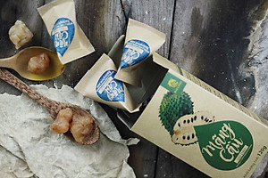 Combo Hạt Sen Sấy Hải Long (230g) + Mãng Cầu Sấy Dẻo Hải Long (120g)