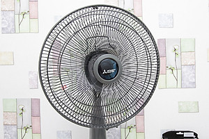 Quạt Lửng Mitsubishi R16-GV CY-GY - Xám - Hàng Chính Hãng
