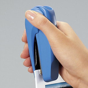 Bấm Kim Kokuyo Ratchkiss