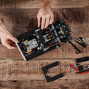 Đồ chơi lắp ráp mô hình LEGO TECHNIC ALL Siêu Xe Dom's Dodge Charger màu đen huyền bí 42111