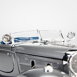Mô Hình Xe Mercedes-Benz 500K TYP Special Roadster Grey 1:18 Maisto