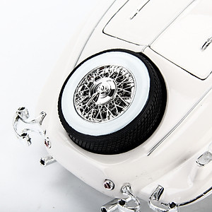 Mô Hình Xe Mercedes-Benz 500K TYP Special Roadster White 1:18 Maisto- MH 36055