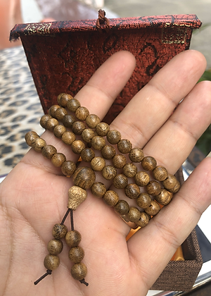 Vòng Tay Trầm Hương 108 Hạt 100% Trầm Tốc Lào XMOC