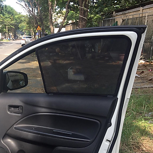 Rèm che nắng hít nam châm dành cho xe Mitsubishi (Loại 1)