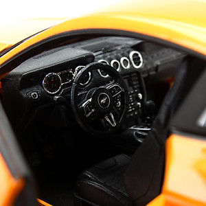 Mô Hình Xe Ford Mustang Orange GT 2015 1:18 Maisto MH-31197