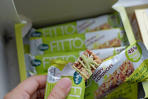 Hộp FITTO Gạo lứt - Hạnh nhân - Trà xanh - Ngũ cốc dinh dưỡng thay thế các bữa ăn (sáng, trưa, chiều, xế, tối) tiện lợi, tốt cho sức khỏe, phù hợp với người bận rộn, tập luyện thể thao