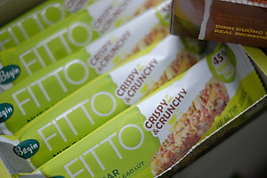 Hộp FITTO Gạo lứt - Hạnh nhân - Trà xanh - Ngũ cốc dinh dưỡng thay thế các bữa ăn (sáng, trưa, chiều, xế, tối) tiện lợi, tốt cho sức khỏe, phù hợp với người bận rộn, tập luyện thể thao