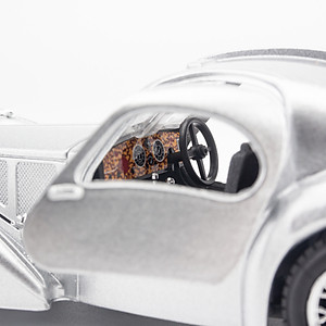 Xe Mô Hình Bugatti Atlantic Silver 1:24 Bburago - MH18-22092