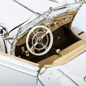 Mô Hình Xe Mercedes-Benz 500K TYP Special Roadster White 1:18 Maisto- MH 36055