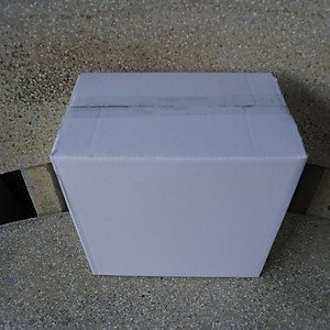 Một Thùng 10 Vỉ nhựa Sàn 12 Nan - Màu Nâu Vàng