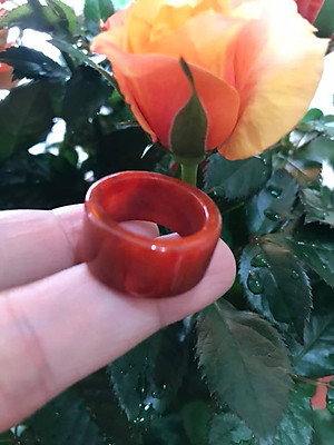 CHIẾC NHẪN VUÔNG ỐNG ĐỎ ĐẬM ĐẸP ĐÁ CẨM THẠCH MAY MẮN SIZE 17MM BẢN CAO 9,5MM  AC  MẠNG HỎA VÀ THỔ 