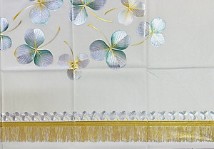 Khăn trải bàn W.751 90x150 cm, hoa văn nổi - nhũ vàng sang trọng không thấm nước, dễ làm sạch