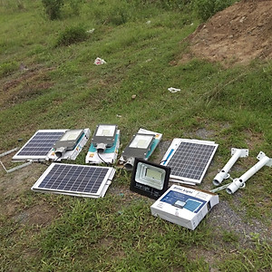 Đèn pha led năng lượng mặt trời Solar 100W