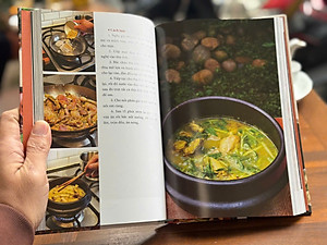 (Bìa cứng) NHỮNG MÓN ĂN NUÔI TA LỚN – Nguyễn Mạnh Hùng, Phạm Trung Tuyến, Nguyễn Hoàng Diệu Thuỷ – Nhã Nam