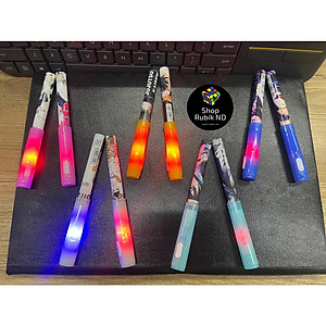 Bút Quay Nghệ Thuật Phiên Bản Có Nam Châm Có Đèn Hot Trend - Giao Màu Ngẫu Nhiên