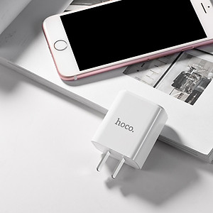 Củ Sạc Nhanh 2 Cổng USB Có Màn Hình LED Hoco C63 - Chính Hãng