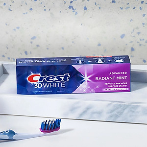 Kem đánh răng Crest 3D White Radiant Mint (93g) - Hàng chính hãng