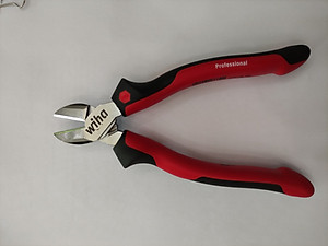 Kìm cắt chuyên nghiệp 180mm Wiha 43339