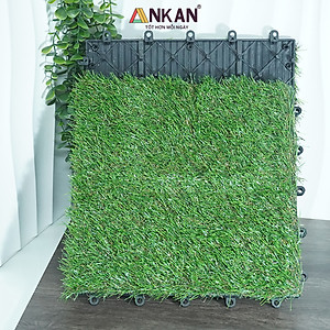 Vỉ Cỏ Nhân Tạo Thương Hiệu ANKAN, Kết Hợp Với Vỉ Gỗ Lót Sàn Để Lót Ban Công, Sân Vườn, Phòng Tập Gym, Khu Resort, Cỏ Nhân Tạo Loại Tốt, An Toàn Cho Trẻ Nhỏ, Hàng Xuất Khẩu