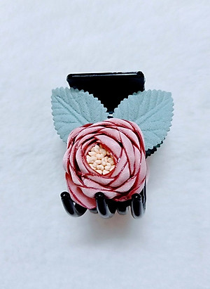 Kẹp tóc hoa hồng phấn có lá