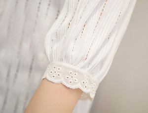 Áo nữ xinh xắn thiết kế cổ V phối ren sm185