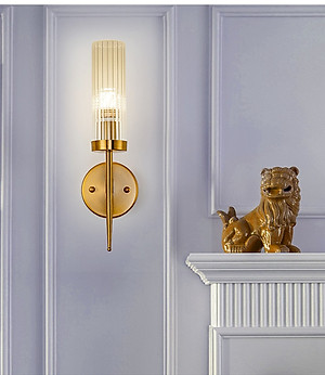 Đèn tường EORUT kiểu dáng sang trọng, tinh tế.