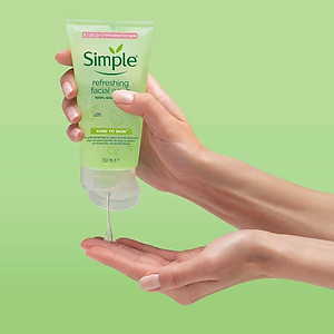 Sữa Rửa Mặt Simple lành tính và hiệu quả cho mọi loại da 150ml