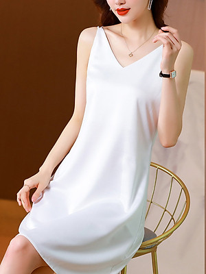 Váy ngủ lụa 2 dây cổ chữ V chất lụa satin cao cấp thoáng mát VN0005