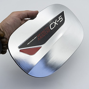 Ốp nắp bình xăng xe Mazda CX-5 - đời 2018 đến nay