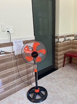 Quạt Đứng Thân Sắt Senko DTS1609 - Màu ngẫu nhiên - Hàng Chính Hãng