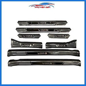 Bộ nẹp bước chân trong ngoài vân Cacbon xe Vios 2019-2020 chống trầy làm đẹp ô tô