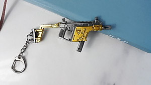 Móc khóa mô hình trong Game PUBG - Mẫu Victor Red - Màu Vàng Đồng