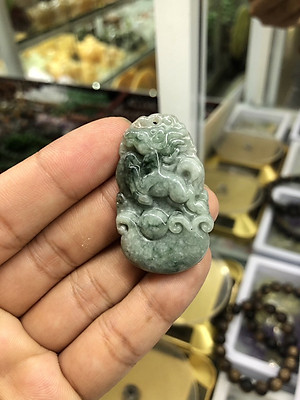 Mặt dây chuyền 12 con giáp phong thủy đá ngọc phỉ thúy