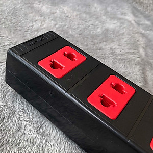 Ổ cắm Điện Quang ECO ĐQ ESK 5BR 42 ECO (4 lỗ 2 chấu , dây dài 5m màu đen đỏ)