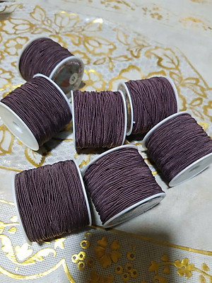 Cuộn Dây Thun Co Giãn chuyên xỏ vòng tay chuỗi gỗ màu tím than nhẹ thun dầy to 1mm nguyên 1 cuộn Anh Chị dùng xỏ vòng rẻ ạ