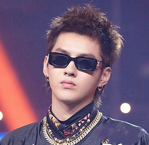 Kính râm nam nữ Mắt vuông Off White dáng nhỏ retro cao cấp