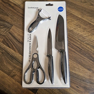 Bộ Dao Nhà Bếp 6 Món LocknLock CKK103S6- 6P (Dao: 4 Cái, Kéo: 1 Cái, Dụng Cụ Gọt Vỏ Trái Cây: 1 Cái )- Màu Đen