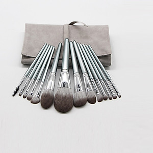 Bộ Cọ Trang Điểm 14 Cây Cán Bạc Cao Cấp Lông Siêu Mịn, Bám Phấn, Phù Hợp Mọi Loại Da, Không Gây Khó Chịu Cho Người Dùng, Có Bao Da Nhỏ Gọn, Tiện Dụng Đầy Đủ Chức Năng Makeup Cá Nhân Hiệu Quả, Tay Cầm Thoải Mái, Dễ Dàng Sử Dụng DRU - Hàng Chính Hãng