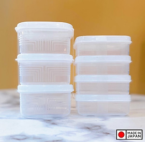 Set 04 hộp chia thức ăn dặm cho bé  dung tích 100ml / hộp  - Hàng nội địa Nhật Bản.