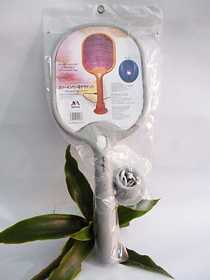 Combo vợt muỗi 3 trong 1 thế hệ mới và ổ cắm điện USB đa năng Nakagami chất lượng công nghệ Nhật Bản - Màu ngẫu nhiên