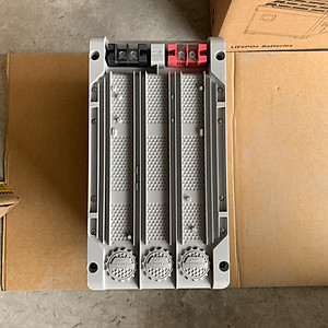 PIN LITHIUM 24V 100AH Hãng BLUE CARBON - Hàng nhập khẩu chính hãng bảo hành 3 năm loại A