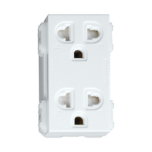 Ổ cắm đôi Panasonic WEV-1582SW dòng Wide, có màng che và dây nối đất - Hàng chính hãng