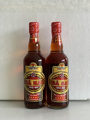 Xách 2 Chai Nước Mắm Nhĩ Cá Cơm Bà Hai MS40 ( 2 x 500ml )